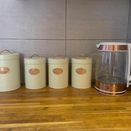 Hu1 Triplex City Centre Gem Sleeps 6 H7 赫尔河畔京士顿 外观 照片